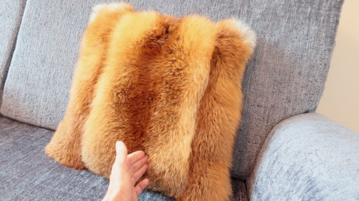 fuchsfell-zu-kissen-umgearbeitet
